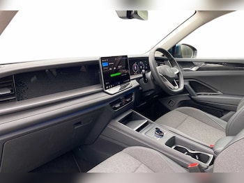 Used Volkswagen Touran 2025 for sale - 76680542: Photo