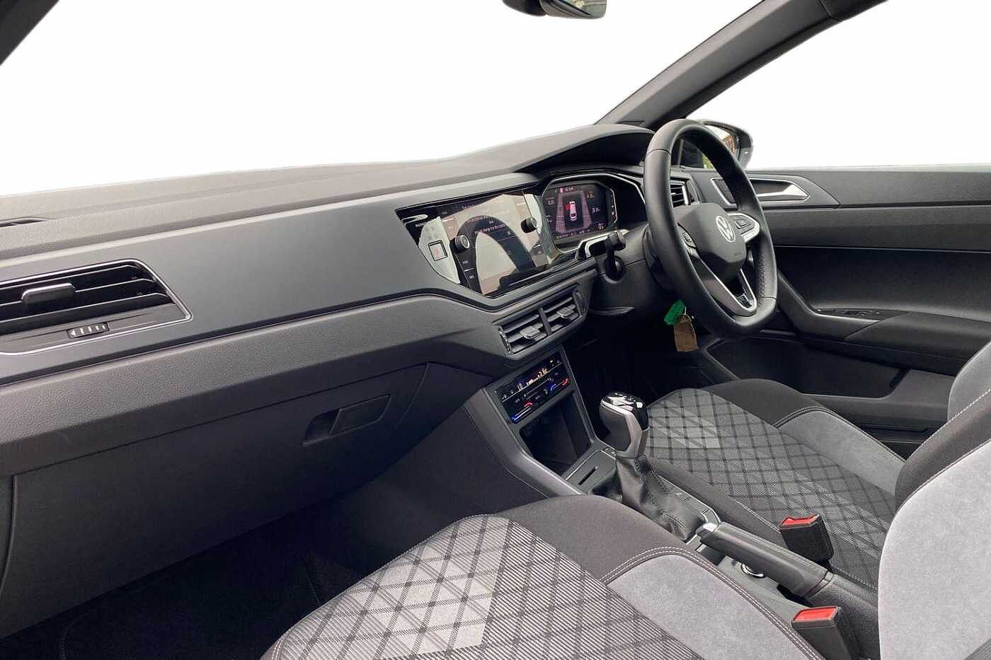 Used Volkswagen Polo 2024 for sale - 76677661: Photo 2