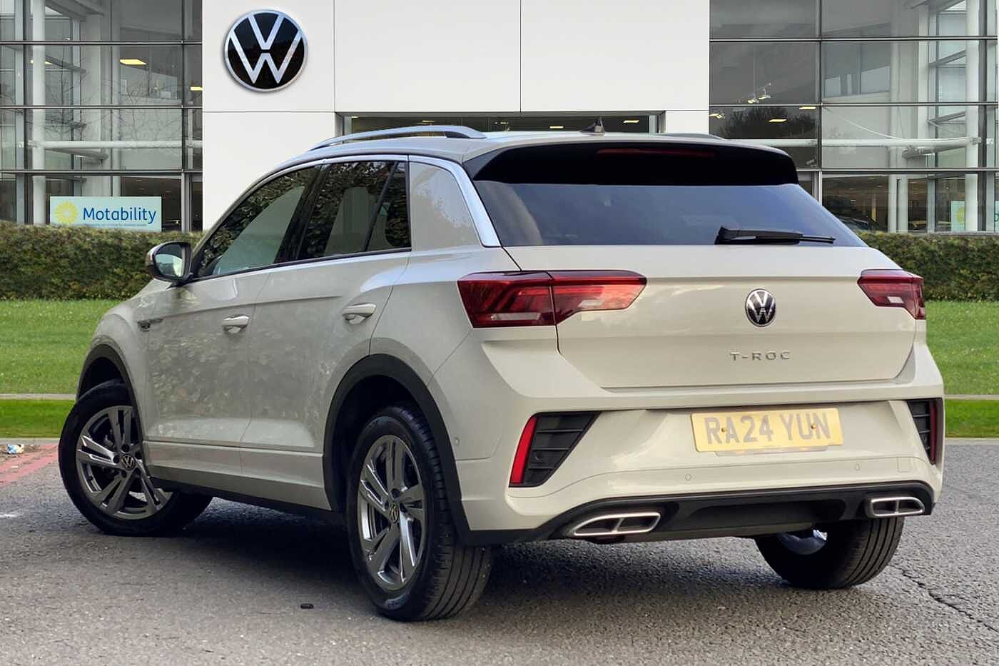 Used Volkswagen T-Roc 2024 for sale - 76676792: Photo 3