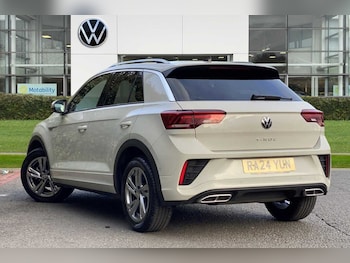 Used Volkswagen T-Roc 2024 for sale - 76676792: Photo