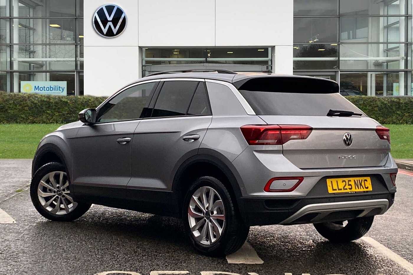 Used Volkswagen T-Roc 2025 for sale - 77193243: Photo 3