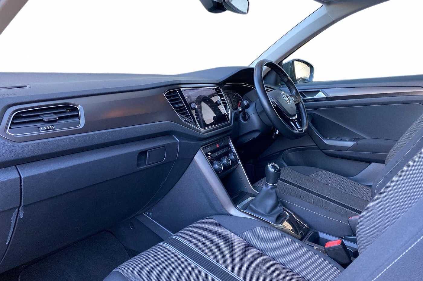 Used Volkswagen T-Roc 2018 for sale - 76673643: Photo 2