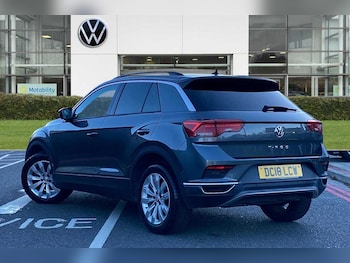 Used Volkswagen T-Roc 2018 for sale - 76673643: Photo