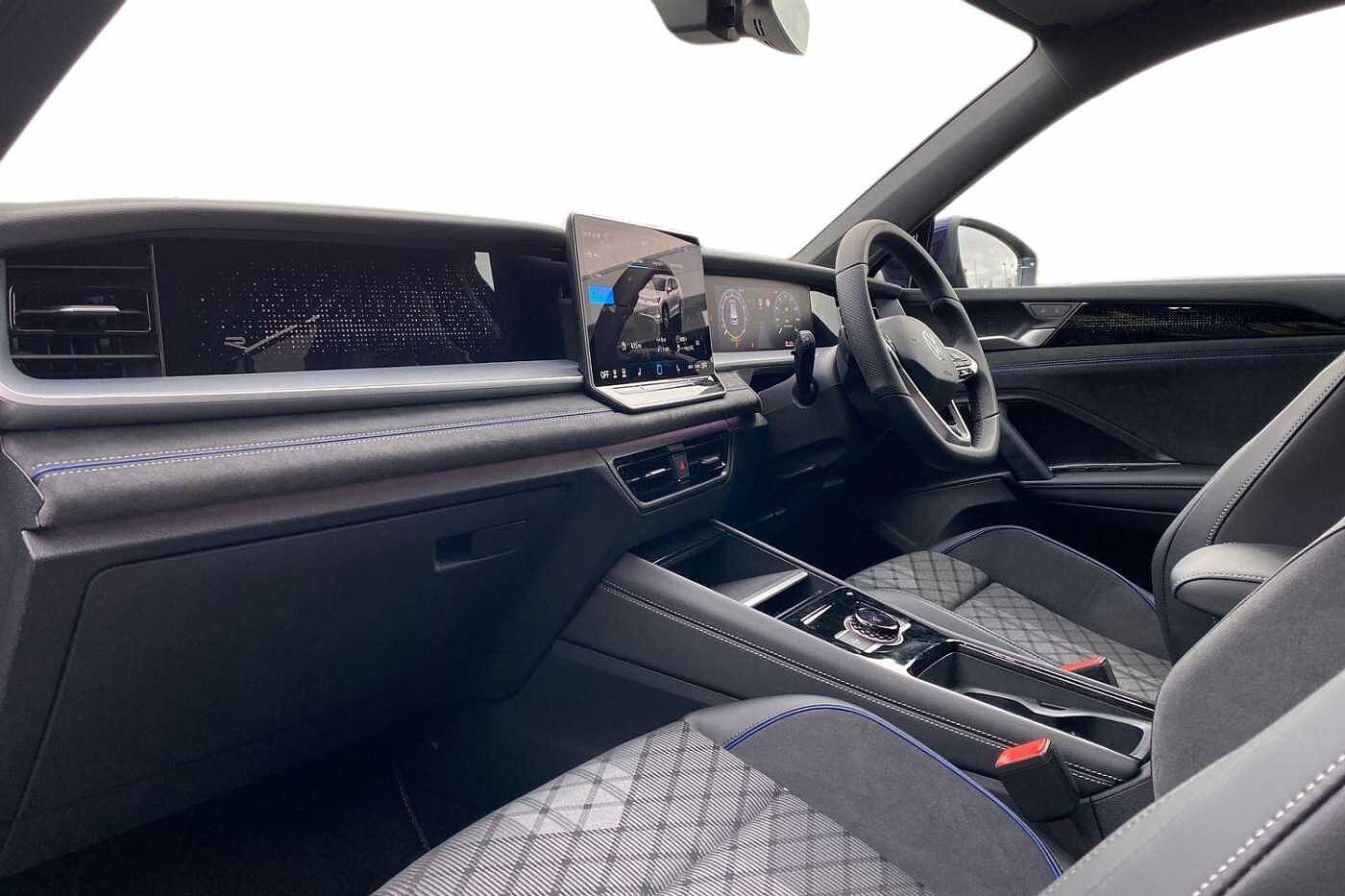 Used Volkswagen Touran 2025 for sale - 77193239: Photo 2