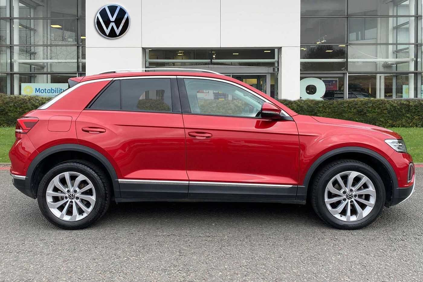 Used Volkswagen T-Roc 2023 for sale - 77193236: Photo 4
