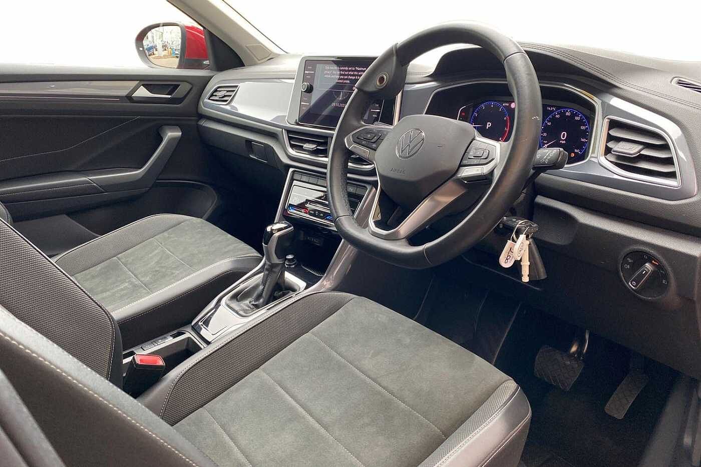 Used Volkswagen T-Roc 2023 for sale - 77193236: Photo 6