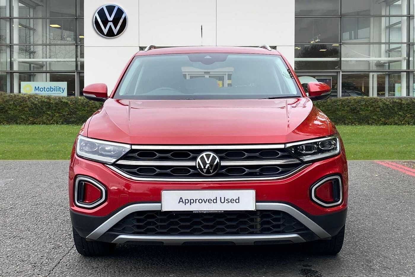 Used Volkswagen T-Roc 2023 for sale - 77193236: Photo 8