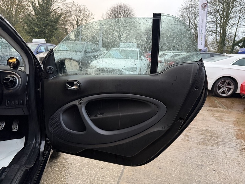 Used smart fortwo 2017 for sale - 76615839: Photo 12