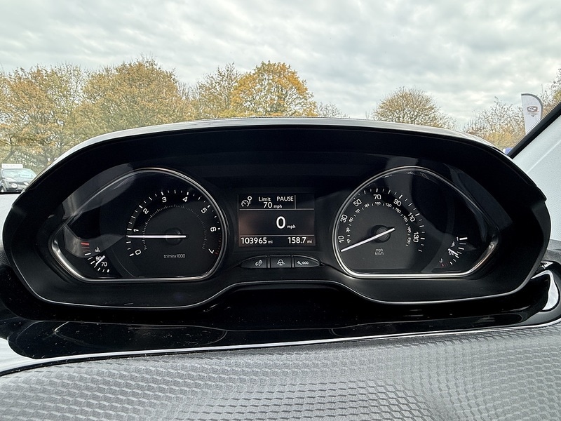 Used Peugeot 2008 2015 for sale - 76615844: Photo 15