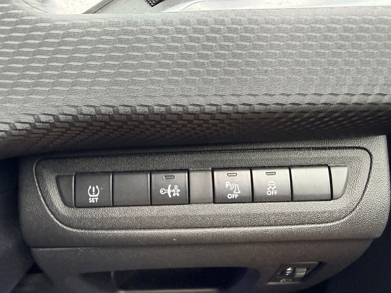 Used Peugeot 2008 2015 for sale - 76615844: Photo 25