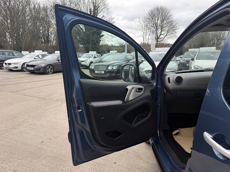 Used Peugeot Partner Tepee 2010 for sale - 77821853: Photo 11