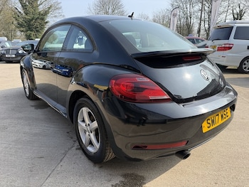 Used Volkswagen Beetle 2017 for sale - 77976776: Photo