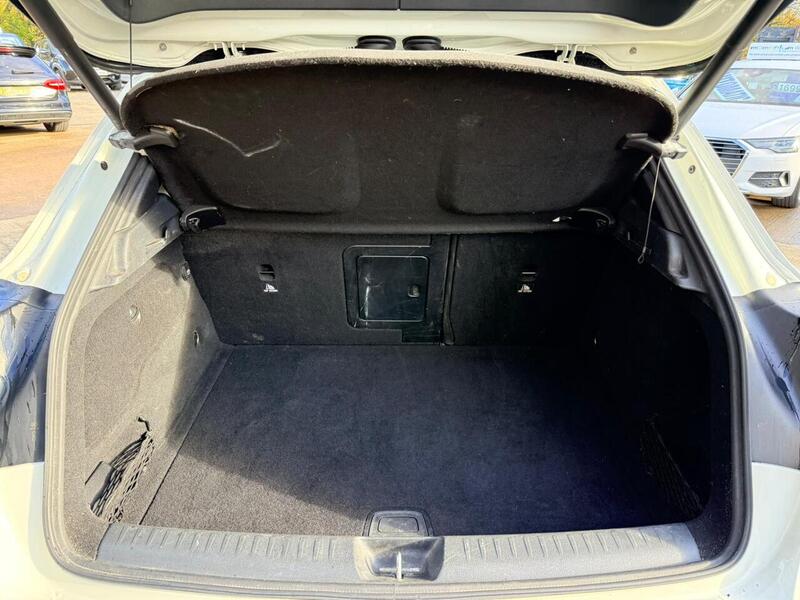 Used Mercedes-Benz GLA 2014 for sale - 76615846: Photo 9