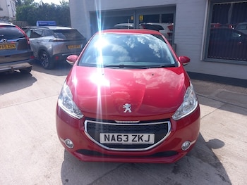 Used Peugeot 208 2013 for sale - 79434214: Photo