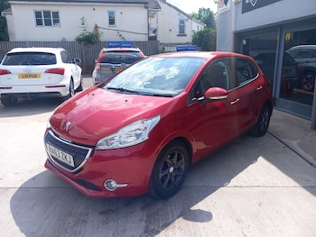 Used Peugeot 208 2013 for sale - 79434214: Photo