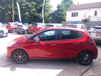 Used Peugeot 208 2013 for sale - 79434214: Photo