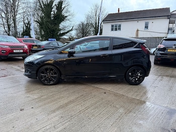 Used Ford Fiesta 2015 for sale - 76884490: Photo