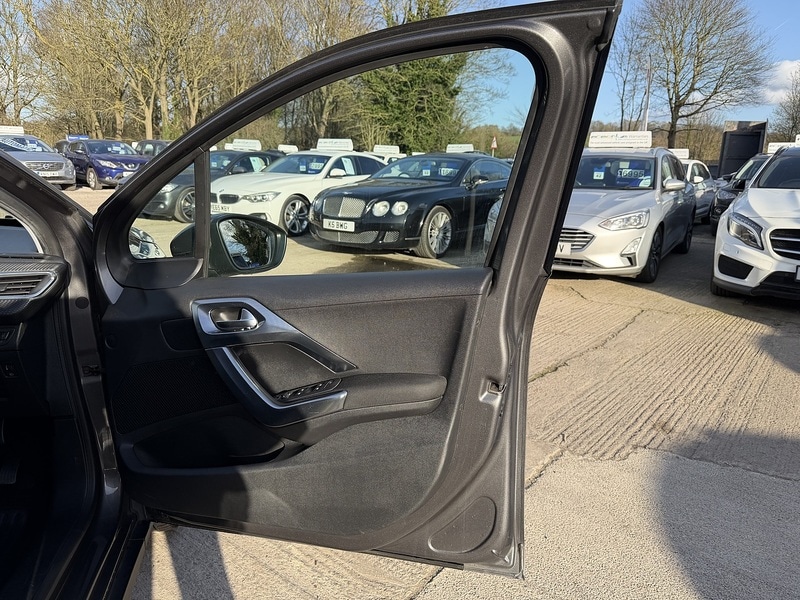 Used Peugeot 2008 2016 for sale - 77836633: Photo 10