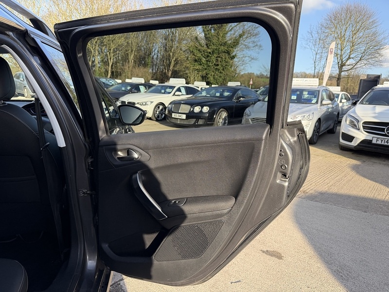 Used Peugeot 2008 2016 for sale - 77836633: Photo 14