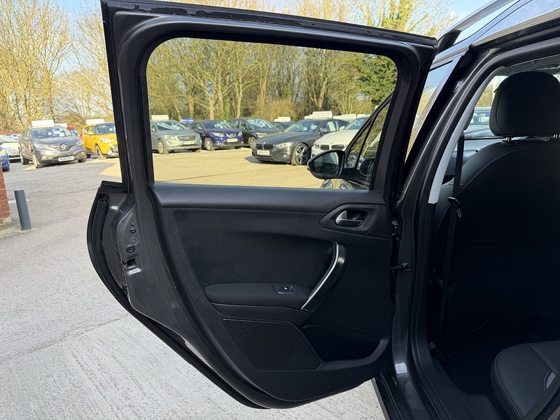 Used Peugeot 2008 2016 for sale - 77836633: Photo 16