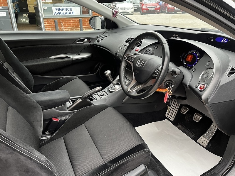 Used Honda Civic 2010 for sale - 76582964: Photo 11