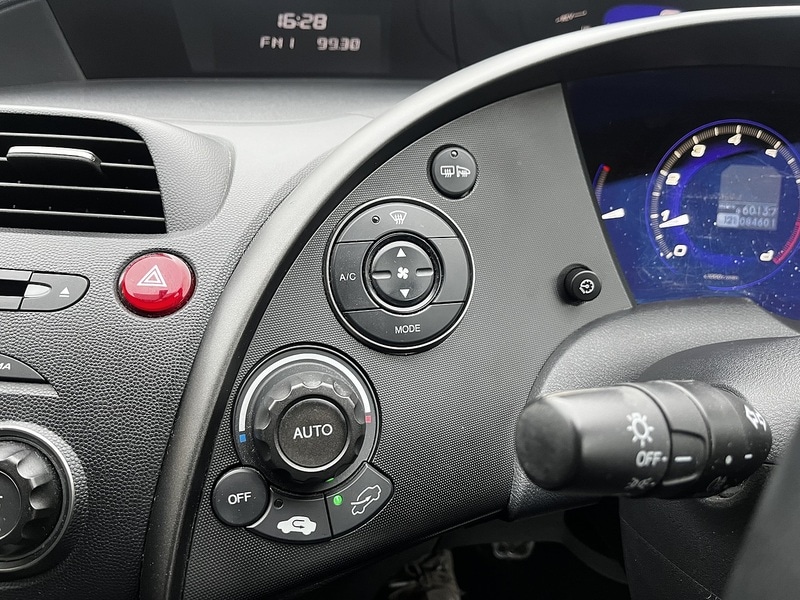 Used Honda Civic 2010 for sale - 76582964: Photo 16