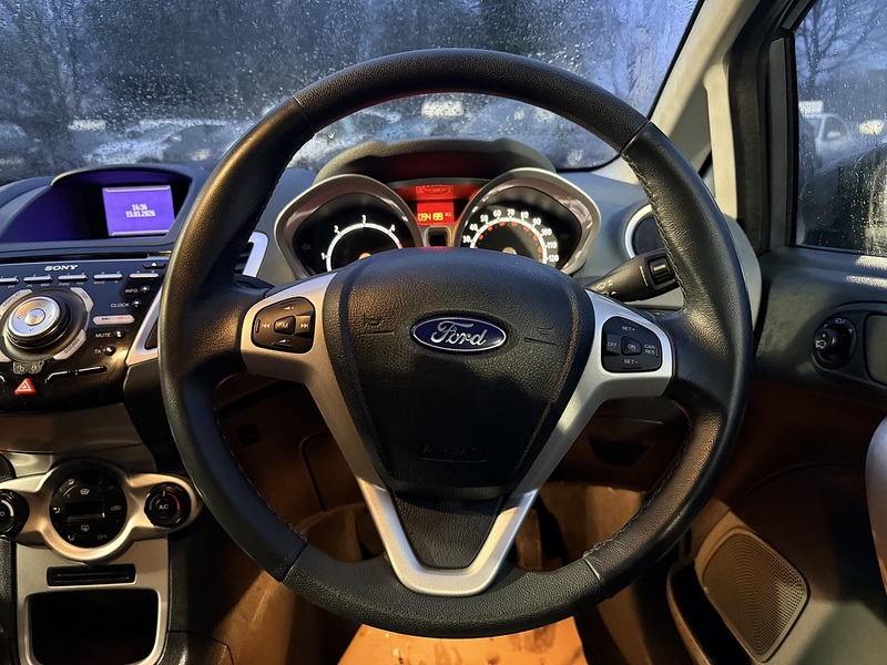Used Ford Fiesta 2011 for sale - 77213085: Photo 15