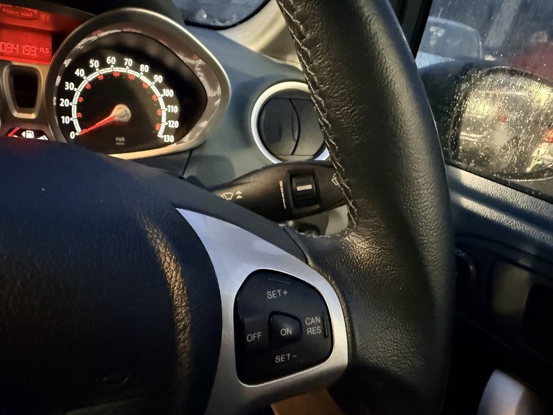 Used Ford Fiesta 2011 for sale - 77213085: Photo 22