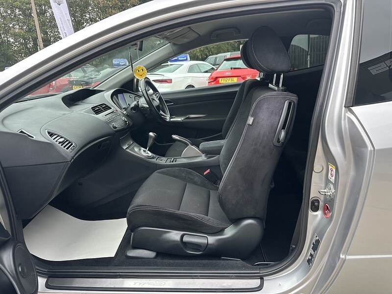 Used Honda Civic 2011 for sale - 76615788: Photo 11