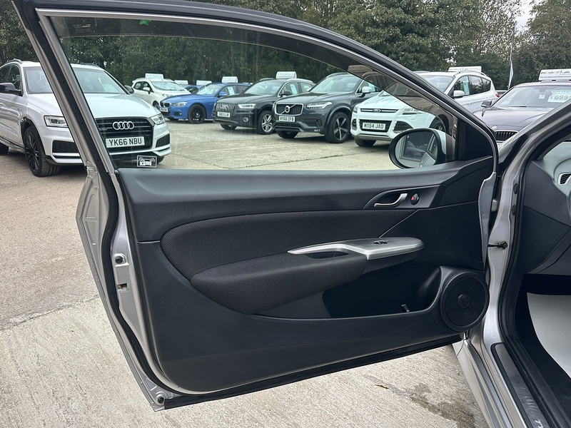 Used Honda Civic 2011 for sale - 76615788: Photo 16