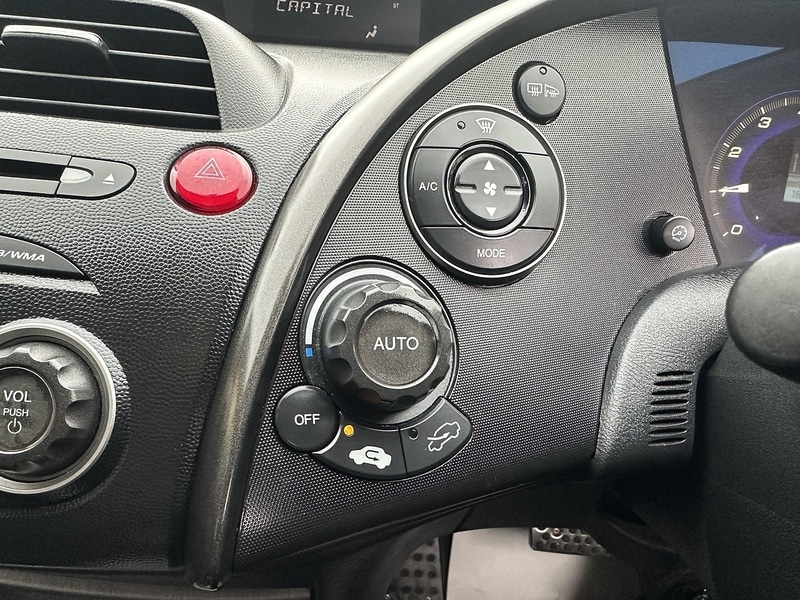 Used Honda Civic 2011 for sale - 76615788: Photo 22