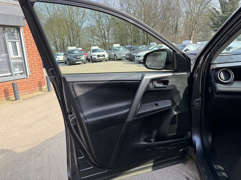 Used Toyota RAV4 for sale - 77765876: Photo 12