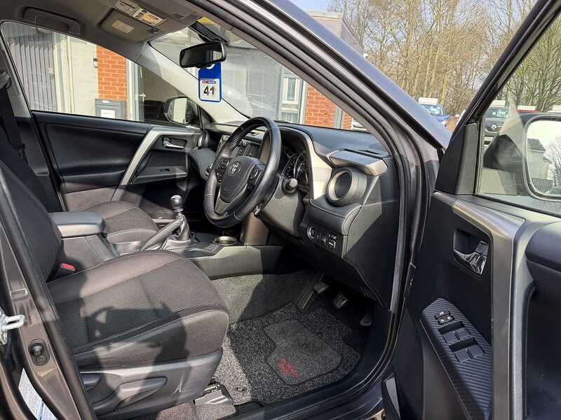 Used Toyota RAV4 for sale - 77765876: Photo 9