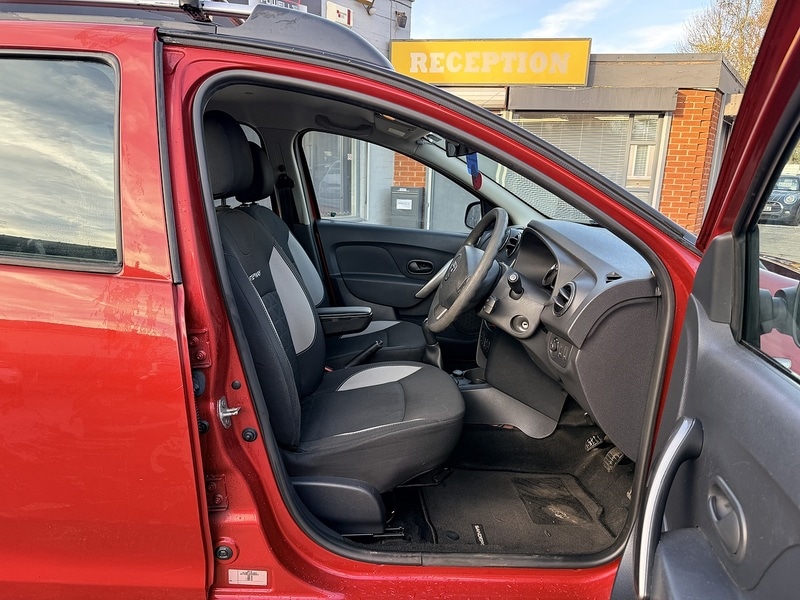 Used Dacia Sandero Stepway 2016 for sale - 76643037: Photo 10