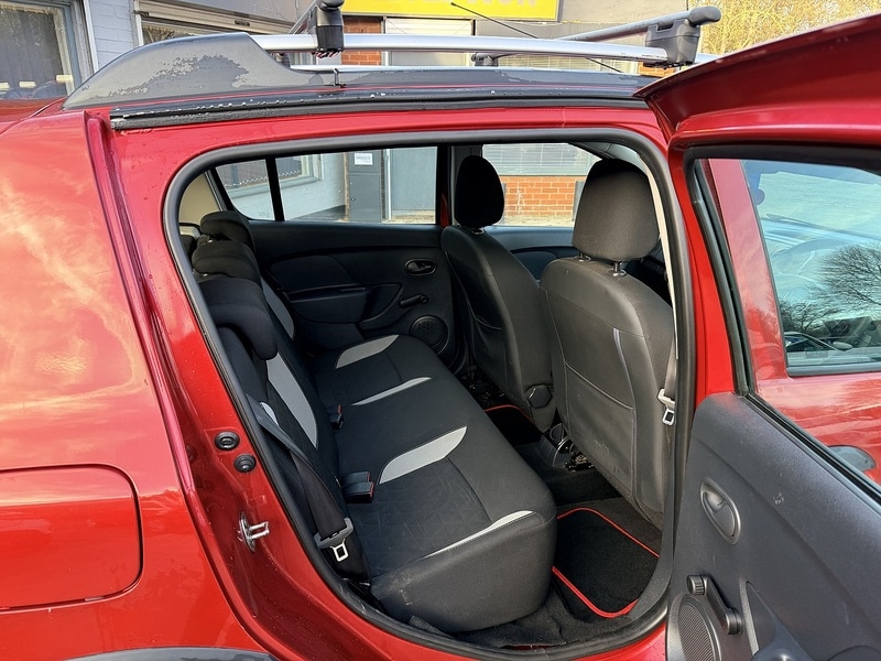 Used Dacia Sandero Stepway 2016 for sale - 76643037: Photo 11
