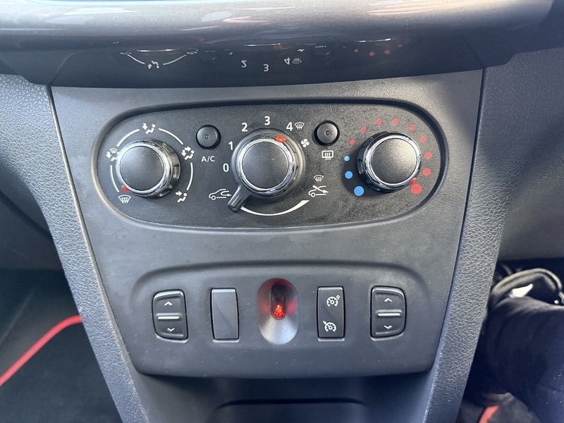 Used Dacia Sandero Stepway 2016 for sale - 76643037: Photo 19