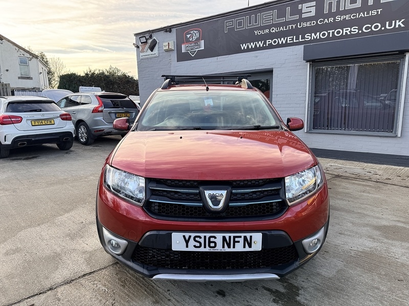 Used Dacia Sandero Stepway 2016 for sale - 76643037: Photo 2