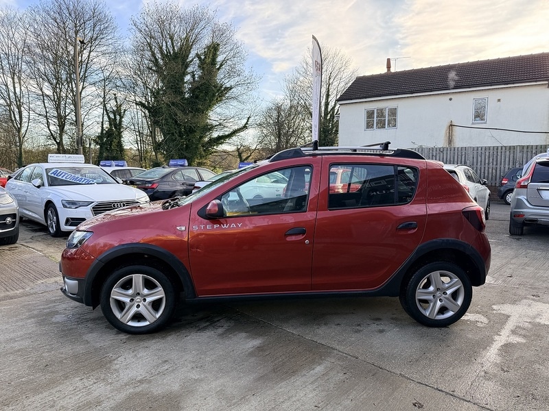 Used Dacia Sandero Stepway 2016 for sale - 76643037: Photo 4