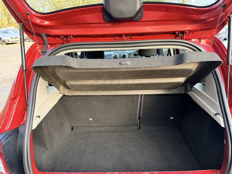 Used Dacia Sandero Stepway 2016 for sale - 76643037: Photo 9