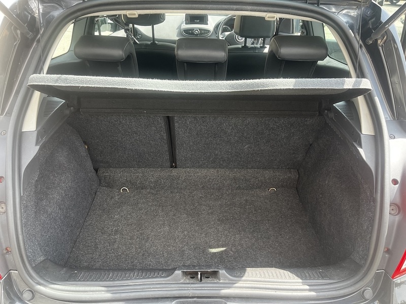 Used Renault Clio 2011 for sale - 76615774: Photo 15