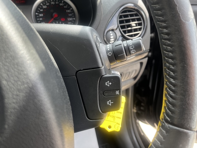 Used Renault Clio 2011 for sale - 76615774: Photo 19