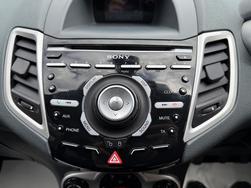 Used Ford Fiesta 2011 for sale - 76594869: Photo 22