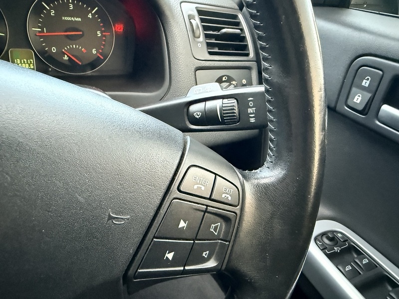 Used Volvo V50 2010 for sale - 77172764: Photo 23