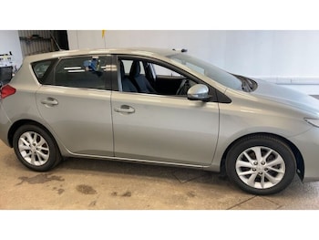 Used Toyota Auris 2014 for sale - 79308464: Photo