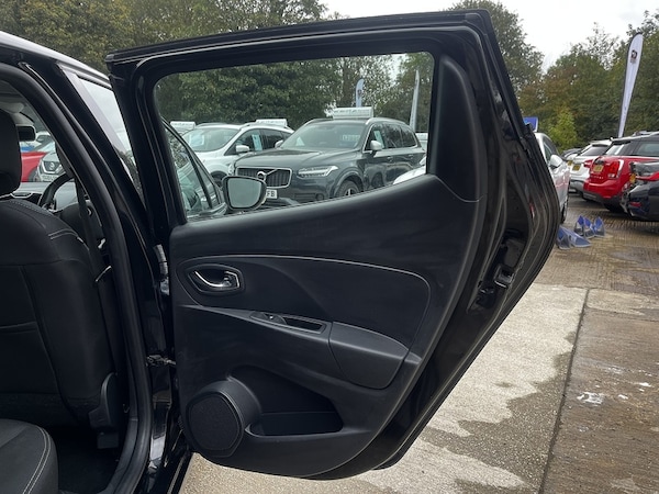 Used Renault Clio 2015 for sale - 76280537: Photo 16