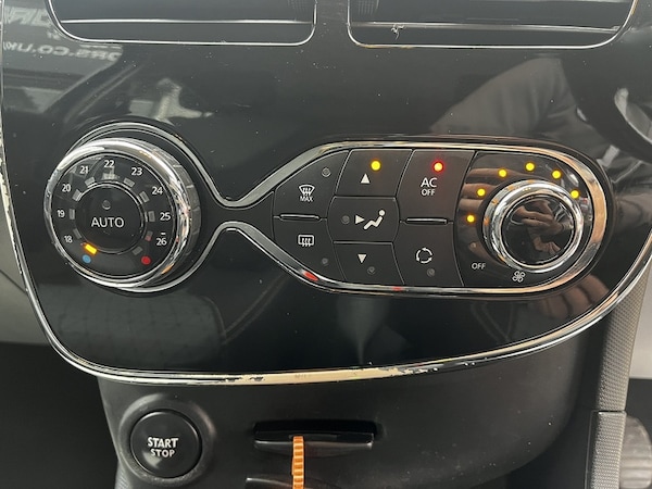 Used Renault Clio 2015 for sale - 76280537: Photo 23