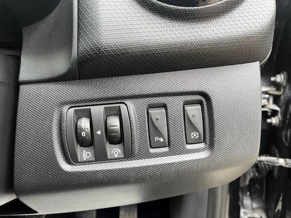 Used Renault Clio 2015 for sale - 76280537: Photo 24