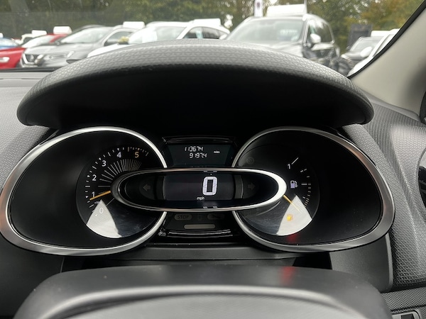 Used Renault Clio 2015 for sale - 76280537: Photo 27