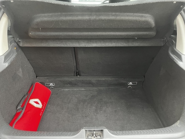Used Renault Clio 2015 for sale - 76280537: Photo 9