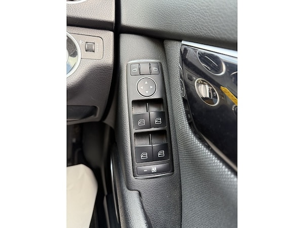 Used Mercedes-Benz C Class 2012 for sale - 75427468: Photo 27